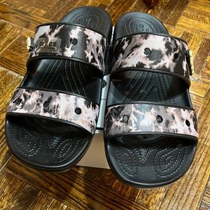 Cammo Crocs new never worn size 9 men 11 woman